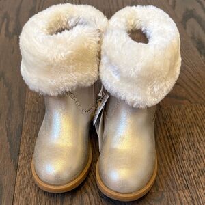 Brand new with tags Baby Gap metallic Shimmering Gold Boots with Faux Fur